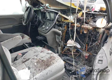 2015 Toyota Sienna Le 8 Passenger from USA, damaged, VIN 5TDKK3DC9FS686635